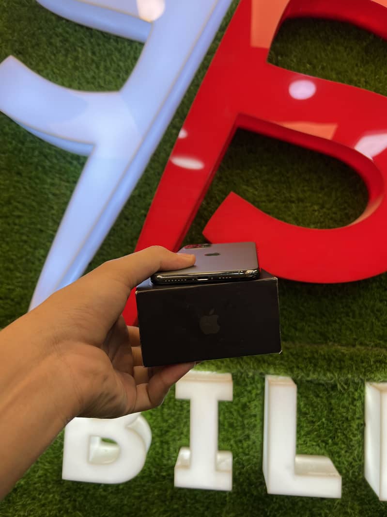 IPhone 11 Pro max (non pta ) jv 64 Gb 4