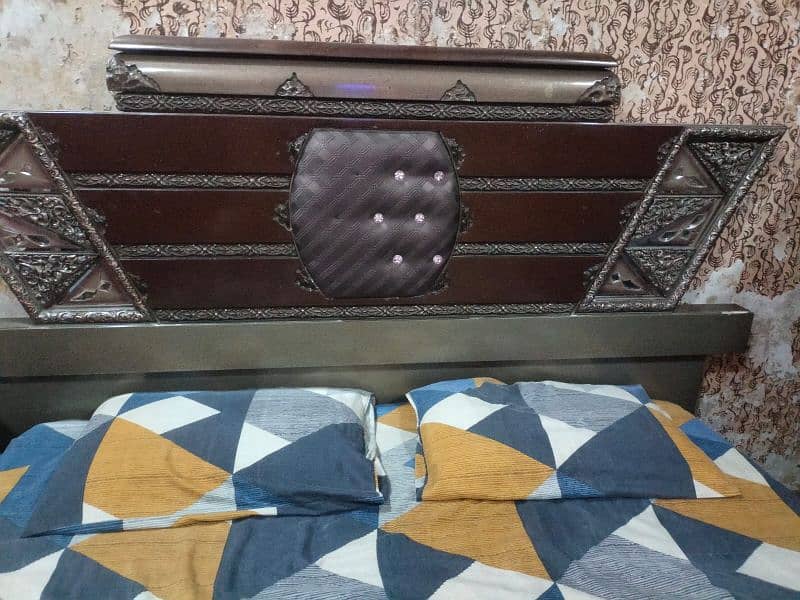 bad alamri without  matress 1