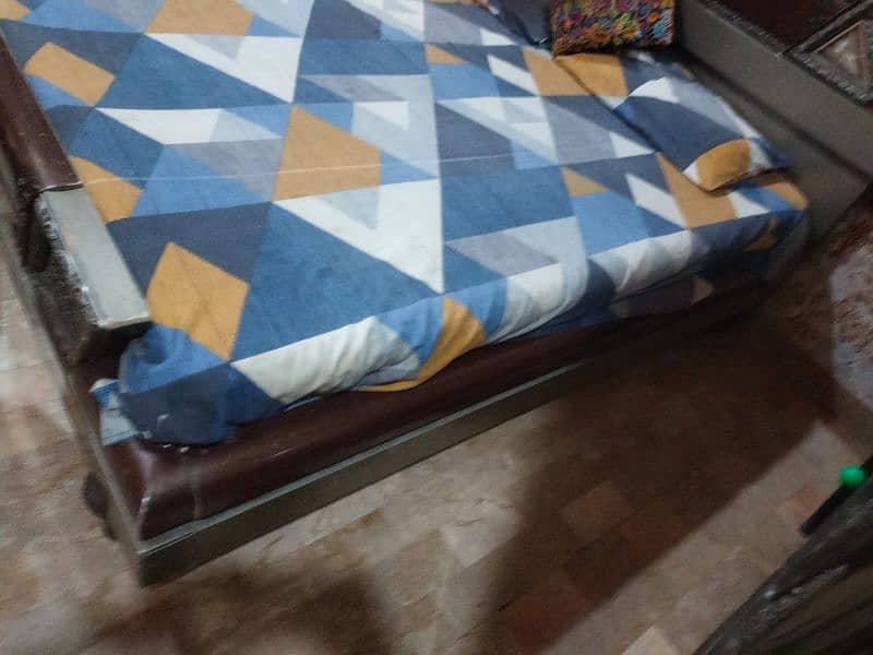 bad alamri without  matress 5