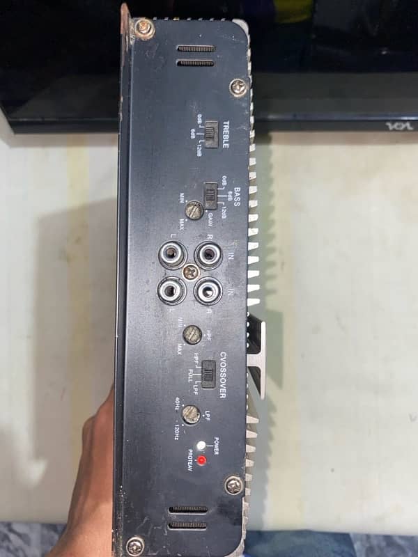 Amplifier 2500 WATTS 2 Channel Power 4