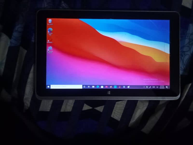 haier laptop 2 in 1 with charger 1