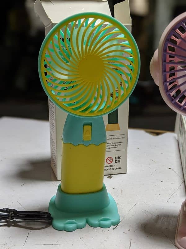 mini portable fans 2