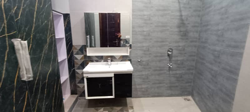Extra Modern House 8