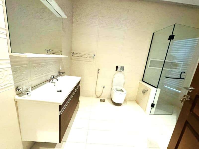 Premium Fittings Branch New House in F-7 Islamabad For Sale 4
