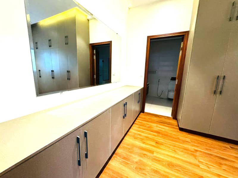 Premium Fittings Branch New House in F-7 Islamabad For Sale 5