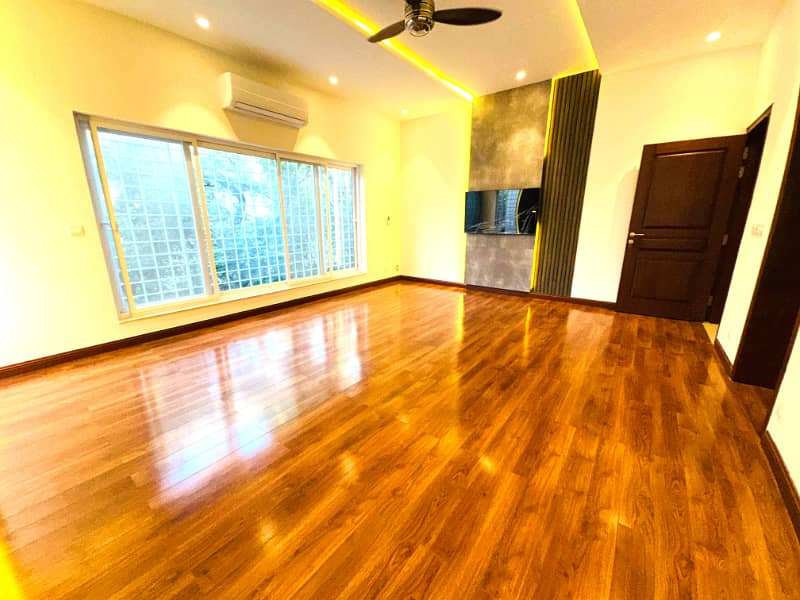 Premium Fittings Branch New House in F-7 Islamabad For Sale 9