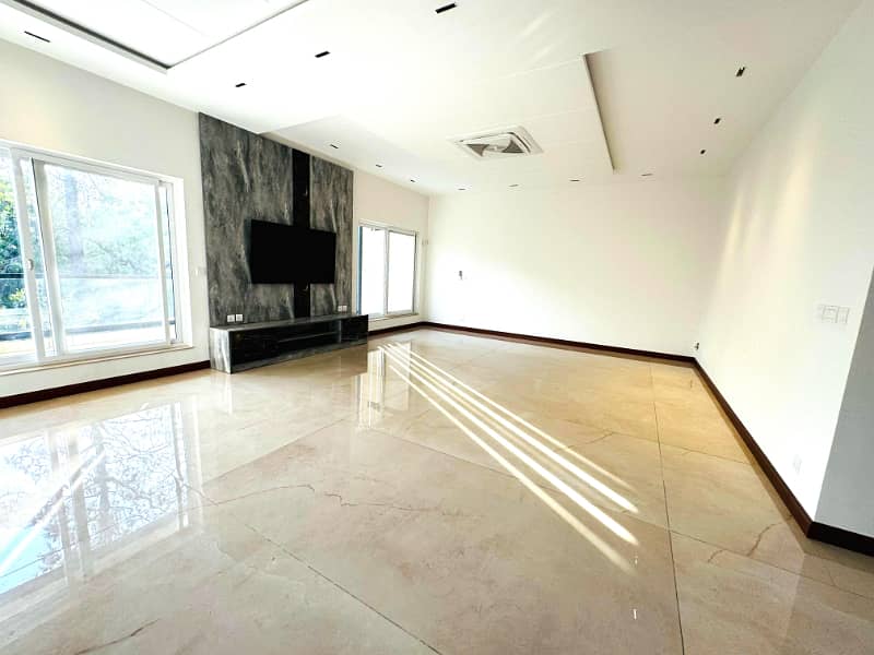 Premium Fittings Branch New House in F-7 Islamabad For Sale 16