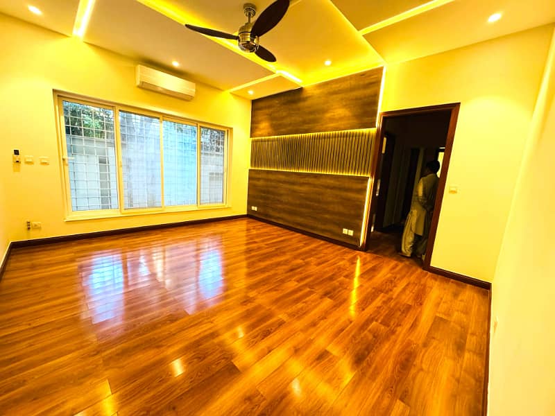 Premium Fittings Branch New House in F-7 Islamabad For Sale 28