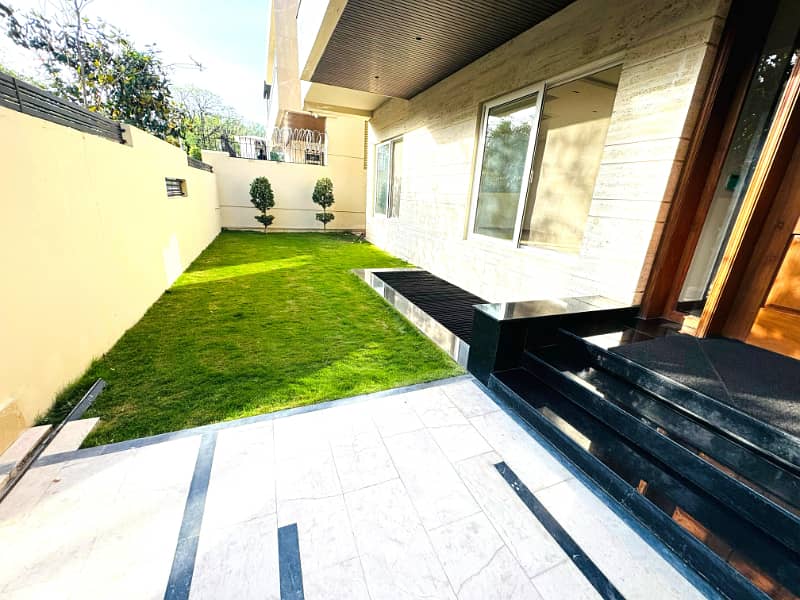 Premium Fittings Branch New House in F-7 Islamabad For Sale 32