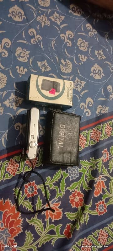 Digital Camera 0