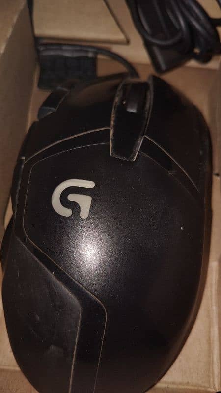 Razer deathadder Essential and Logitec G502 2