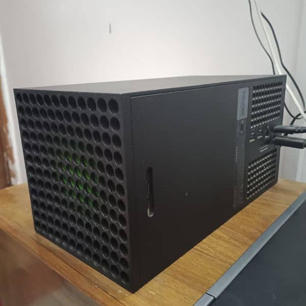 Used Xbox Series X l Excellent Condition l 4k Gamning Beast! 3