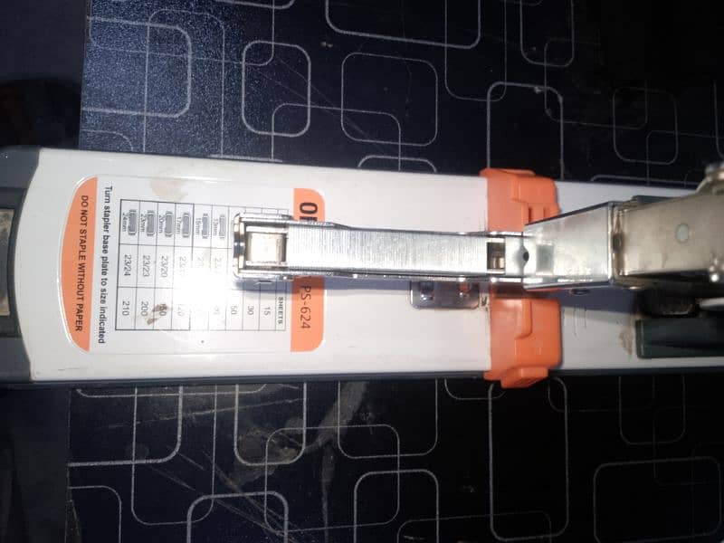 Full Size big stapler for biding along with pins 0
