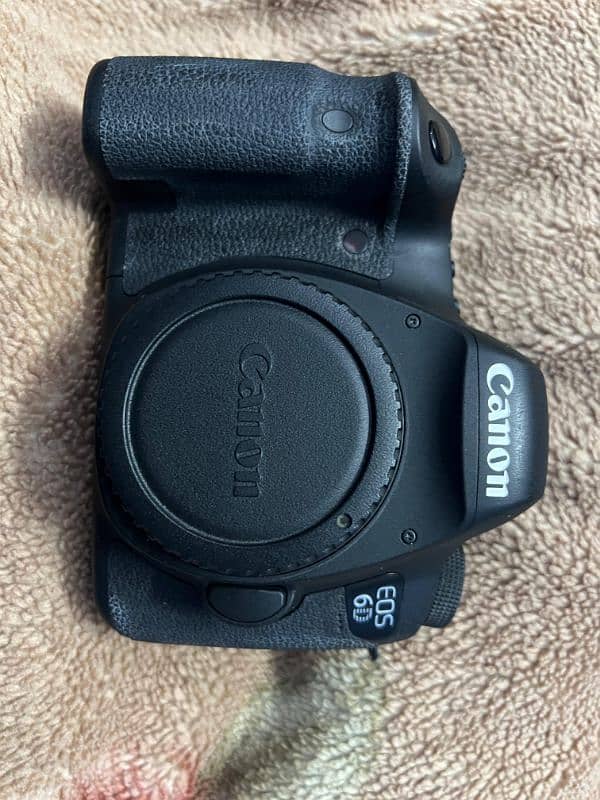 6D Canon DSLR 0
