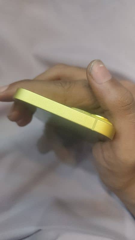 iPhone 14 3