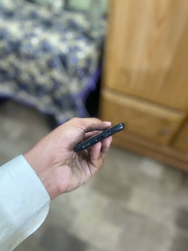 pixel 4a pta approved 6/128 all ok clear display 1