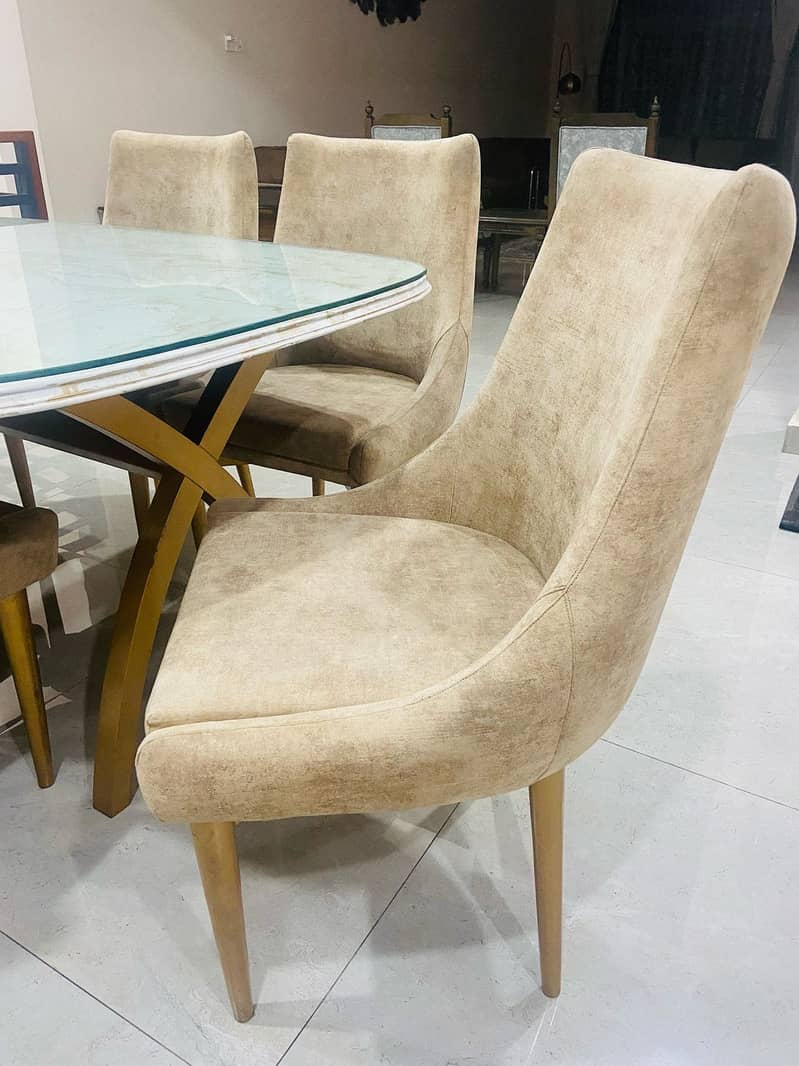 Dining table from renown brand of Peshawar. Next home. 5