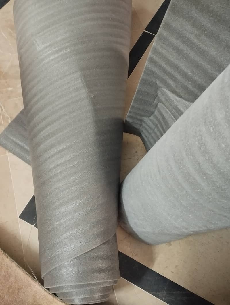 Office chairs, center table, and carpet for sale 1
