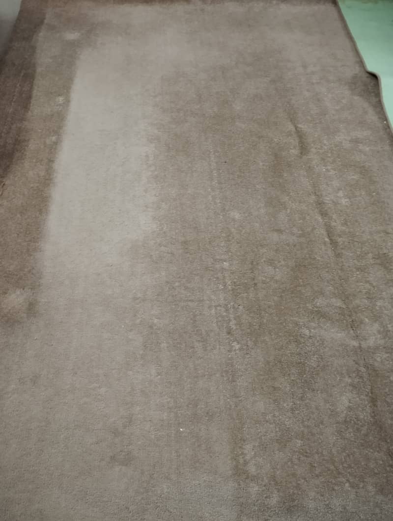 Office chairs, center table, and carpet for sale 6