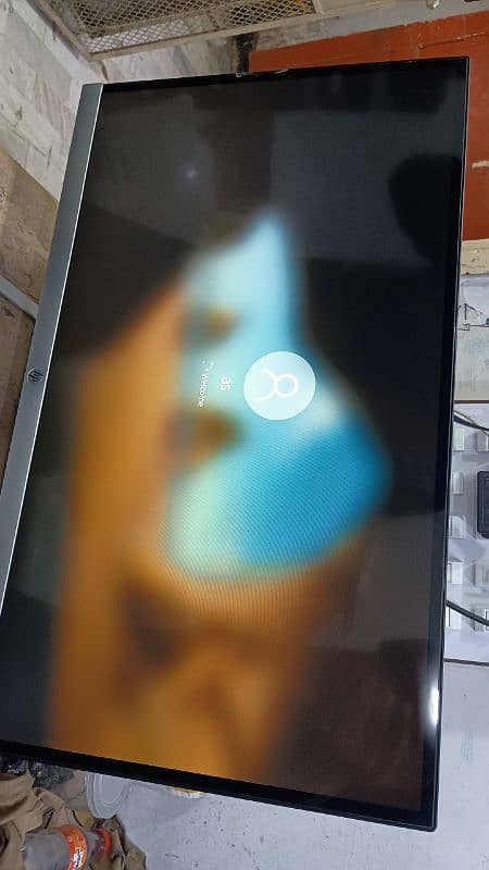 HP 27 inches IPS Borderless LED Monitor 1