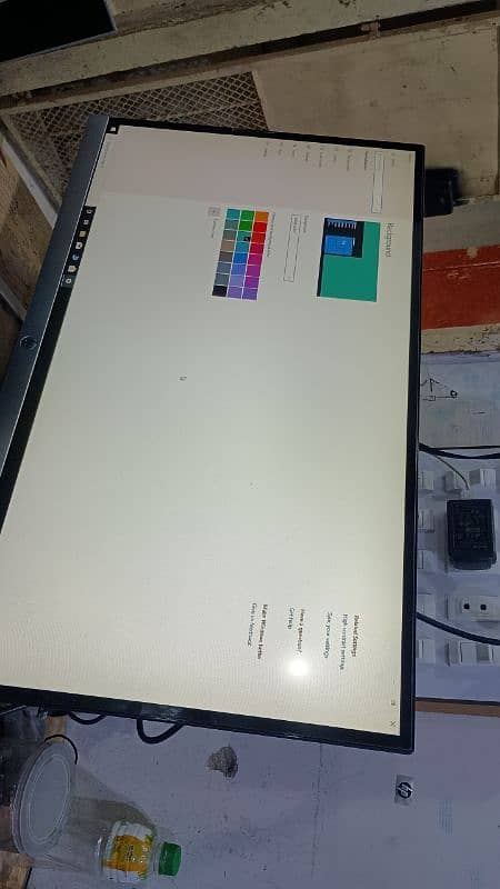 HP 27 inches IPS Borderless LED Monitor 4