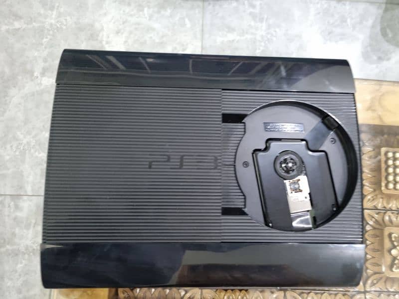 Playstation 3 10/10 condition 4