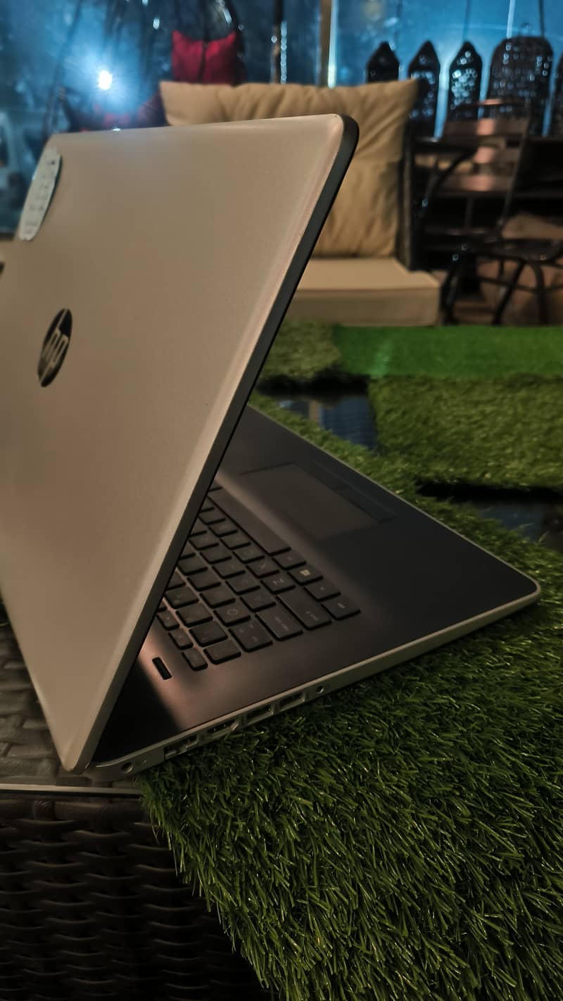 Hp i3 8th Generation 8gb DDR4 256gb SSD IPS Display 2
