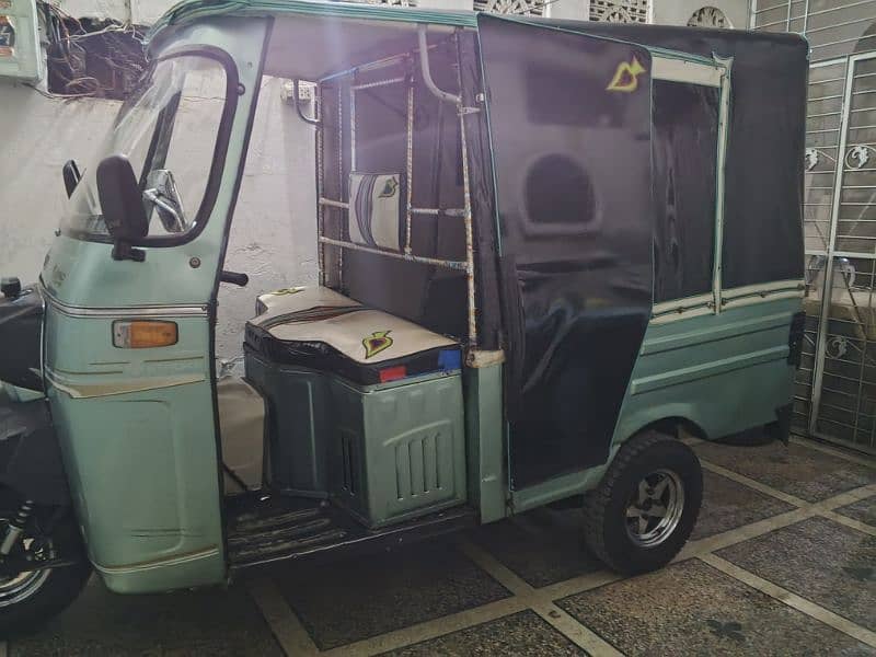 SAZGAR rickshaw 2017 model and converted 2025 model all okay body wise 2