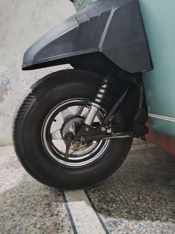 SAZGAR rickshaw 2017 model and converted 2025 model all okay body wise 7