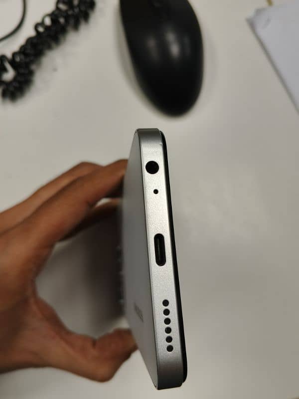Tecno Spark GO 4 128 GB 4