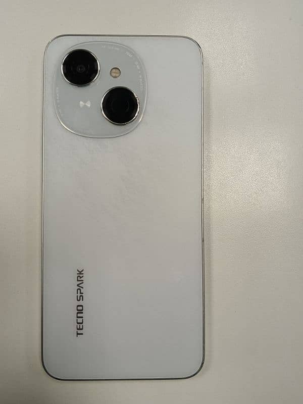 Tecno Spark GO 4 128 GB 1