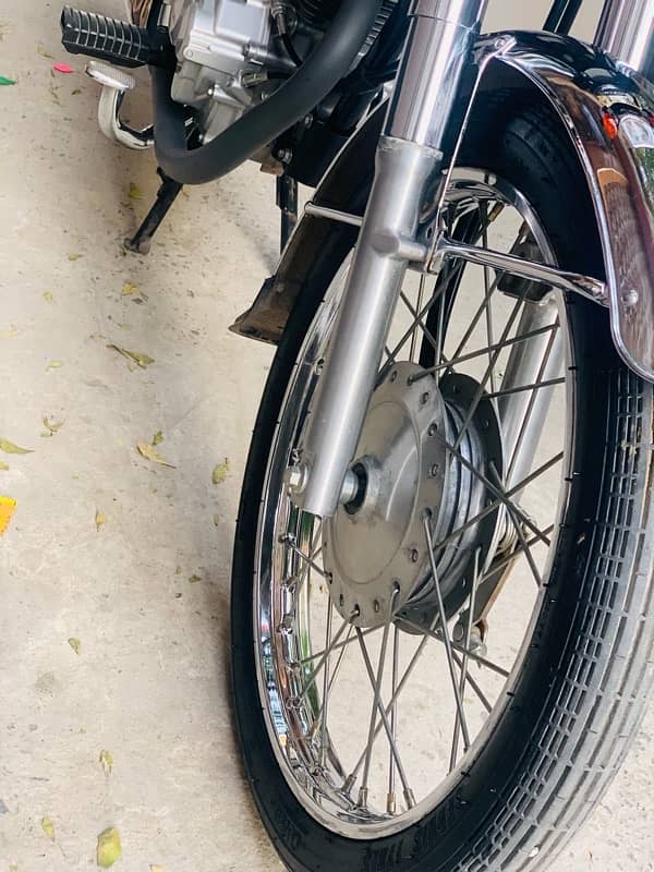 honda125 new condition 10 by 10 2