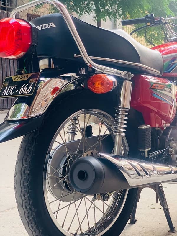 honda125 new condition 10 by 10 4