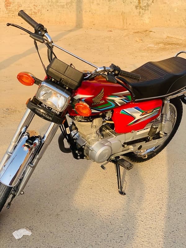 honda125 new condition 10 by 10 5