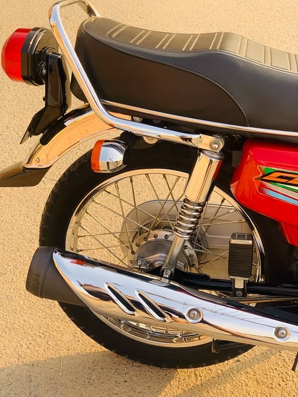 honda125 new condition 10 by 10 9