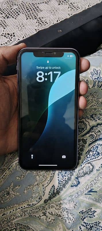 iphone 11 64gb 10/10 condition 1