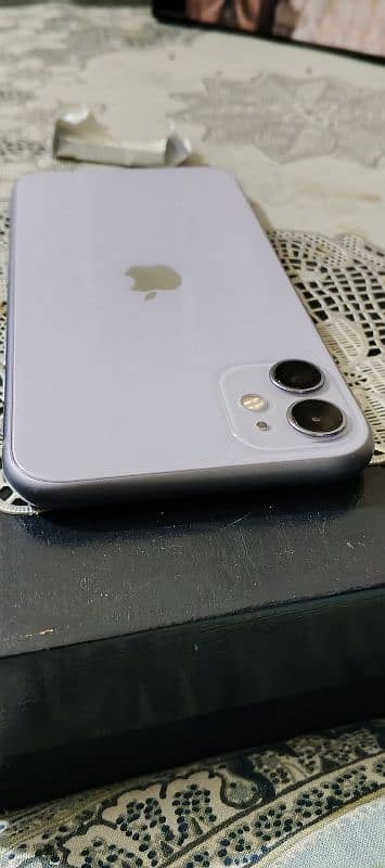 iphone 11 64gb 10/10 condition 2