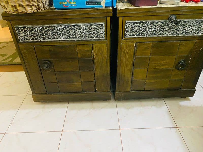 aesthetic side tables +bed for sale without mattress 0