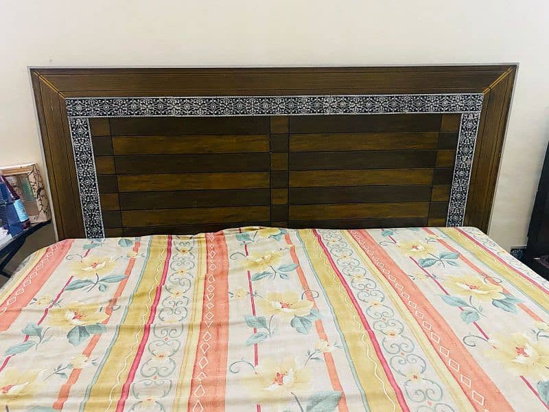aesthetic side tables +bed for sale without mattress 2