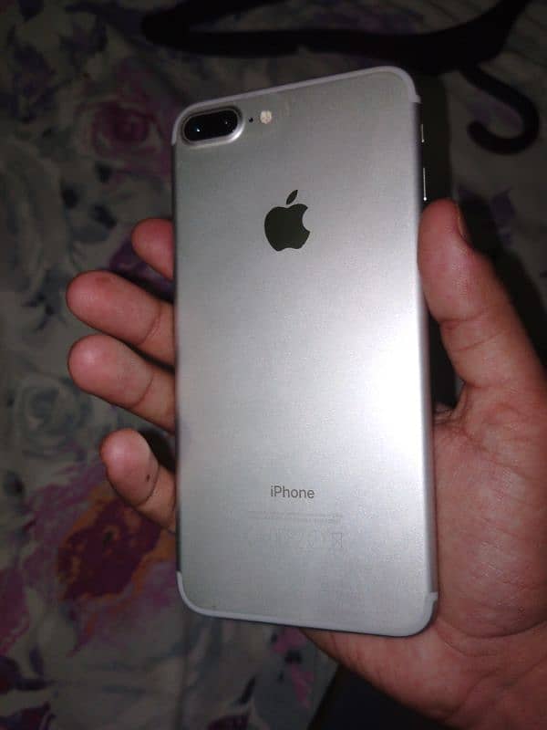 iphone 7 plus mint condition 1