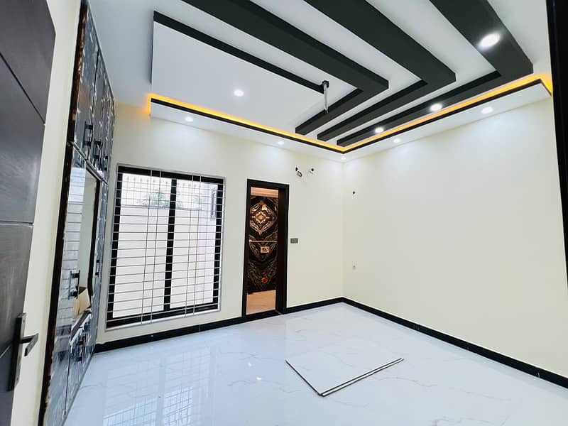 5.4 Marla Beautiful Marden Design House For Sale in D-Block 0
