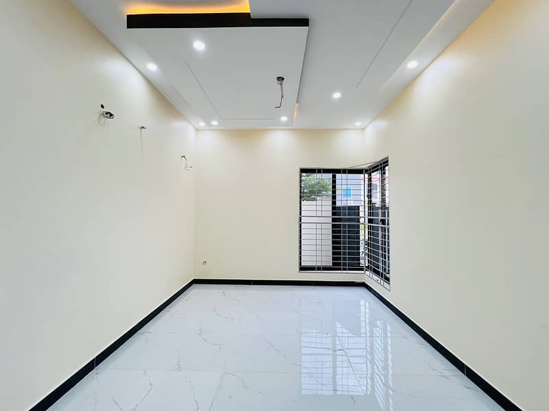 5.4 Marla Beautiful Marden Design House For Sale in D-Block 2