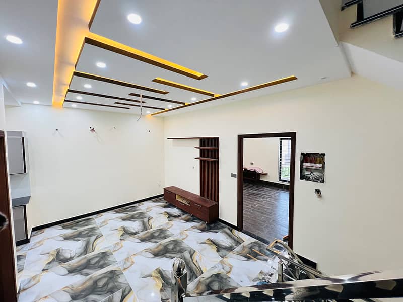 5.4 Marla Beautiful Marden Design House For Sale in D-Block 3