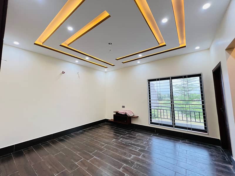 5.4 Marla Beautiful Marden Design House For Sale in D-Block 7