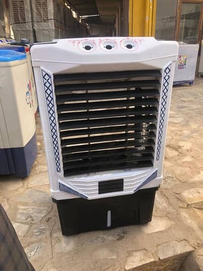 12v ac & DC cooler full pure body me hai