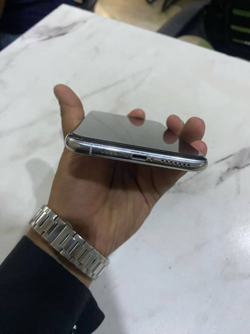 Iphone 11 pro max 2