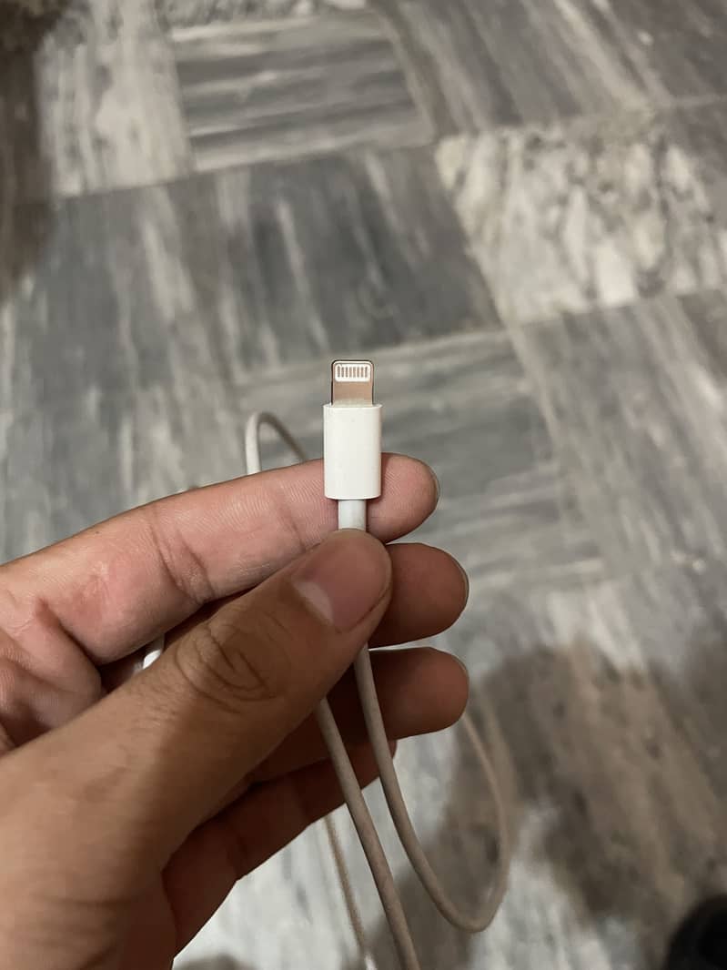 iPhone 14 pro cable 0