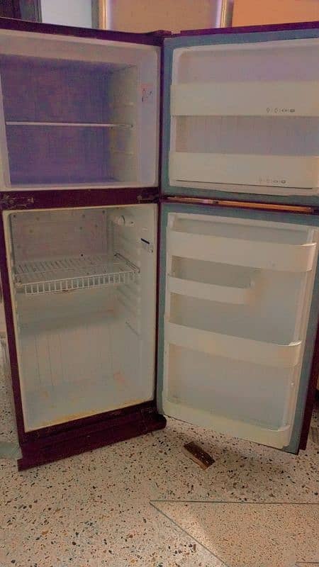 ORIENT FRIDGE MEDIUM SIZE VERY GOOD CONDITION NO REPAIR URGENT Sale 3