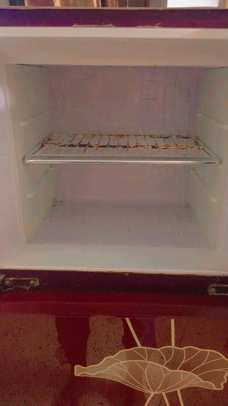 ORIENT FRIDGE MEDIUM SIZE VERY GOOD CONDITION NO REPAIR URGENT Sale 5