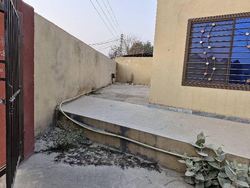 35 Marla Warehouse/Yard Available For Rent 6